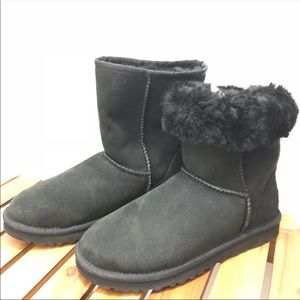 Short Black UGGs size 7 EUC